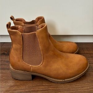 Women’s Chelsea Boot